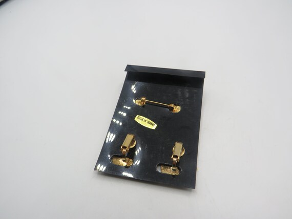 vintage gold tone clip on earrings and brooch set… - image 3