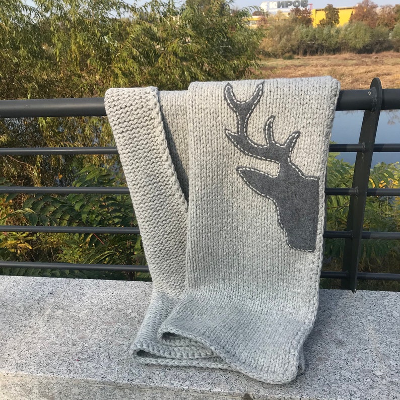 Deer application alpaca throw blanket Hand knit blanket Chunky knit throw Living room decor image 4