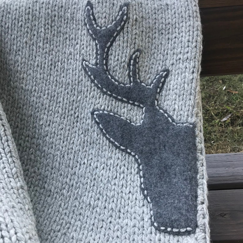 Deer application alpaca throw blanket Hand knit blanket Chunky knit throw Living room decor image 5