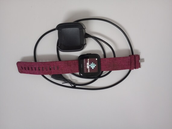 Fitbit Versa Smartwatch FB505 - Health & Fitness … - image 4