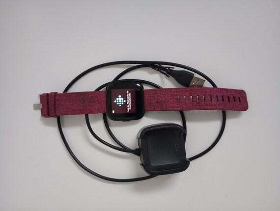 Fitbit Versa Smartwatch FB505 - Health & Fitness … - image 3