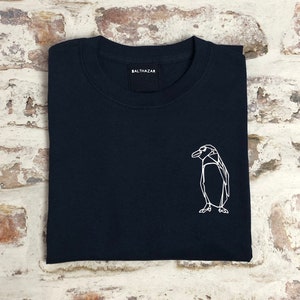 Camiseta de pingüino origami - Diseño minimalista - Personalizable- hecha a mano