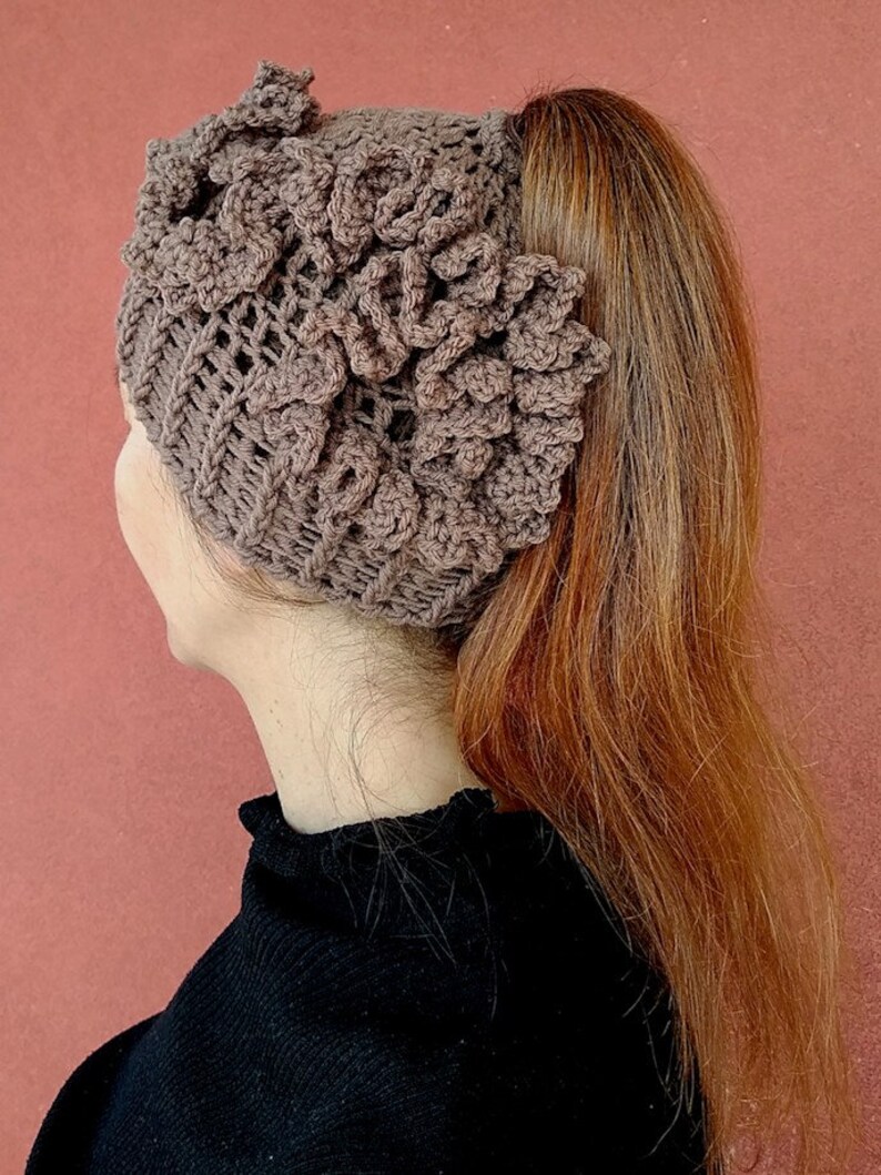 English version 6 Videos 51 Images US Terms All sizes Hyperbolic Ponytail beanie Crochet Pattern Turorial 22 pages Instant download