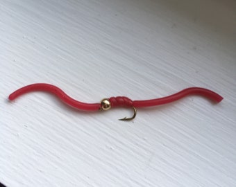 Squirmy Wormy Fly One Dozen Bloodworm and Tan
