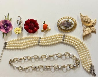 Vintage Jewelry Lot Necklace Choker Brooches Pins gold tone faux pearl floral