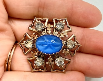 Vintage Brooch Blue Lindy Star Cabochon Clear Rhinestones Silvertone Estate Pin