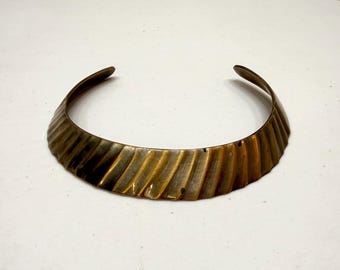 Vintage Ribbed Neck Collar Choker Crescent Ethnic Tribal Brass Bib Necklace 14 inch