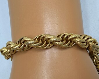 Vintage Celebrity Bracelet Gold Tone Floral Textured Twisted Rope Cable Links