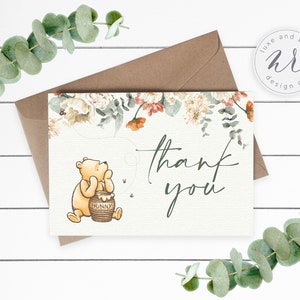 Tarjeta de agradecimiento a juego para baby shower de Winnie the Pooh, con flores de magnolia y vegetación, editable, descarga instantánea. Edita con Corjl.
