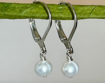 Dainty freshwater pearl lever back earrings, June birthstone jewelry, gift for bridesmaids, minimalist bridal wedding dangles