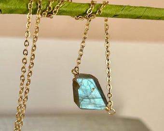 Labradorite gemstone necklace, dainty everyday stone layering necklace, choker gem necklace, jewelry gift for her birthday, anniversary gift