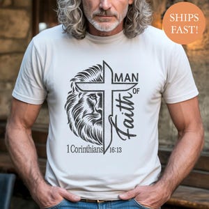 信仰の男シャツ ライオンクロス ヴィンテージ聖書の一節Tシャツ コリント人への手紙第一 16:13 クリスチャンTシャツ 彼へのギフト
