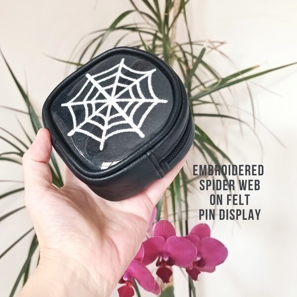 Spider Web Ita Keychain Pouch with Pin Display, Ita Wallet Gothic, Ita Coin Purse, Mini Itabag, Anime Kawaii Wallet, Pin Display Keychain