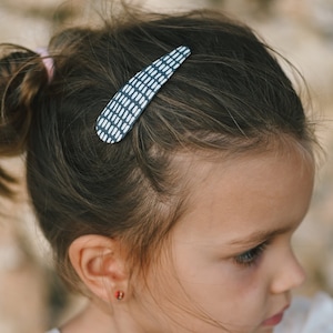 Hairclips blue with white dots, cotton hair clips for girls and woman, big hair clips that hold the hair very well, dark blue barrettes