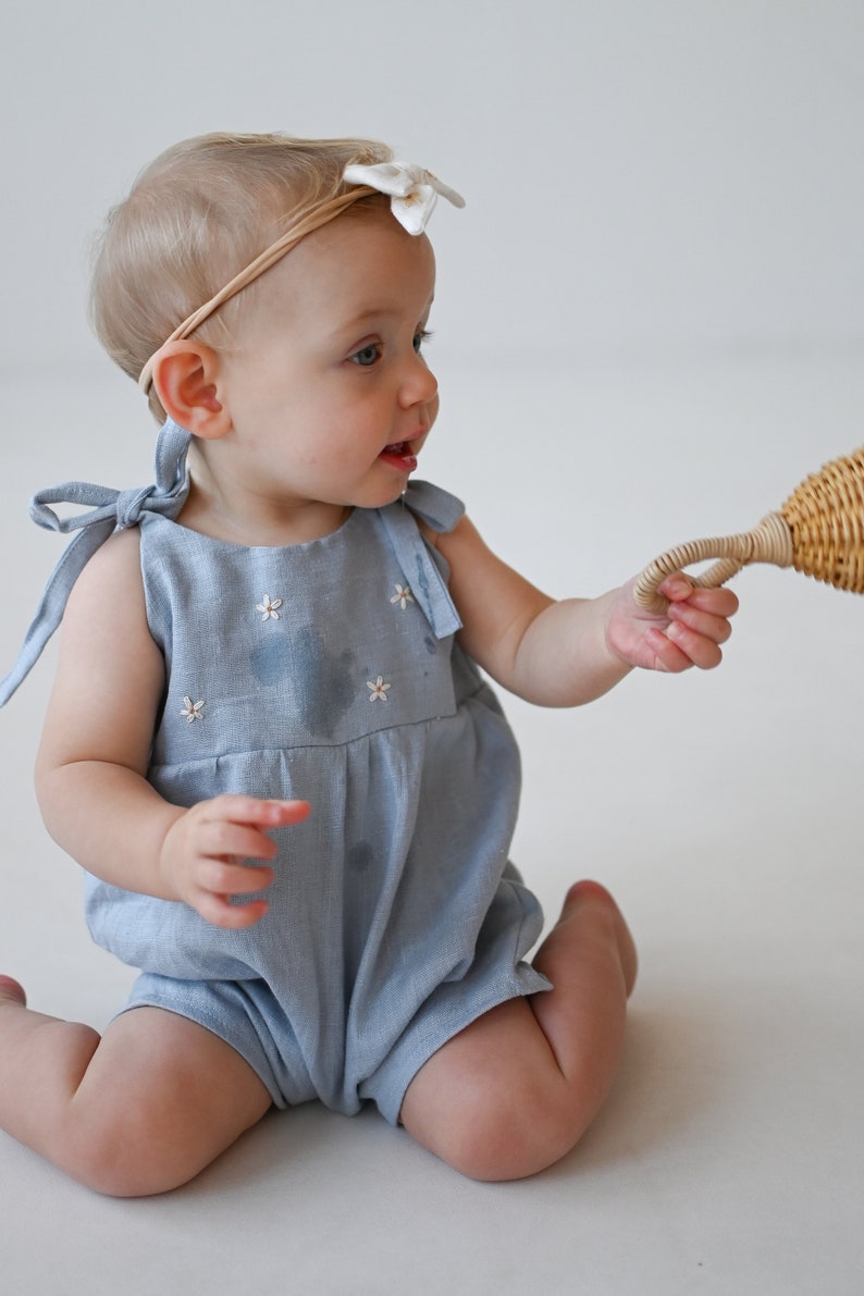 Toddler girl linen romper, summer romper for girl with hand embroidered flowers, 100% linen romper, photoshoot outfit, cake smash outfit bluish grey