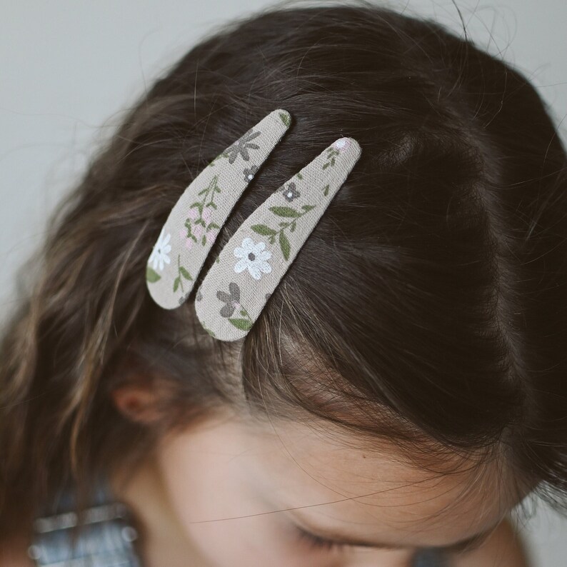 Green meadow hair clips, floral boho style snap clips for girls and woman, soft fabric, no pulling hair accessory image 1