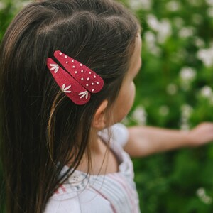 Raspberry pink bloom dots hand embroidery hair snap clips, hair clips with blooming flowers in dark pink color, soft and dont pull hair image 3