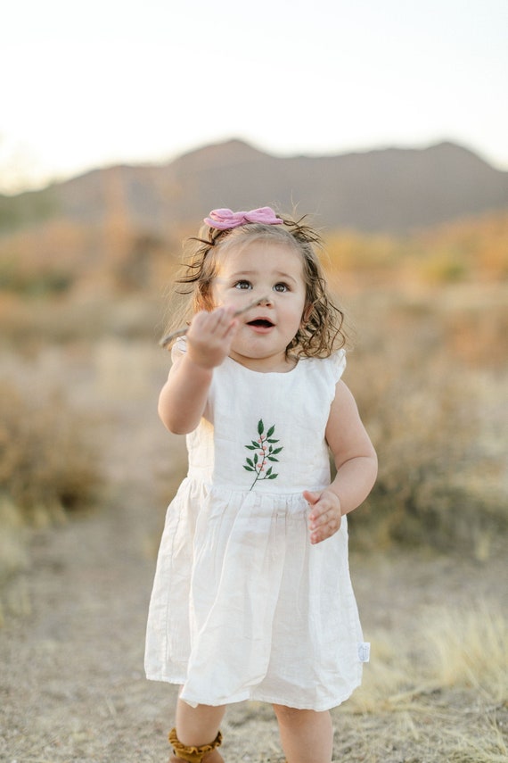 Vestido de niña y algodón blanco con bordados a mano vestido - Etsy España Vestido de niña y algodón blanco con bordados a mano vestido - Etsy España