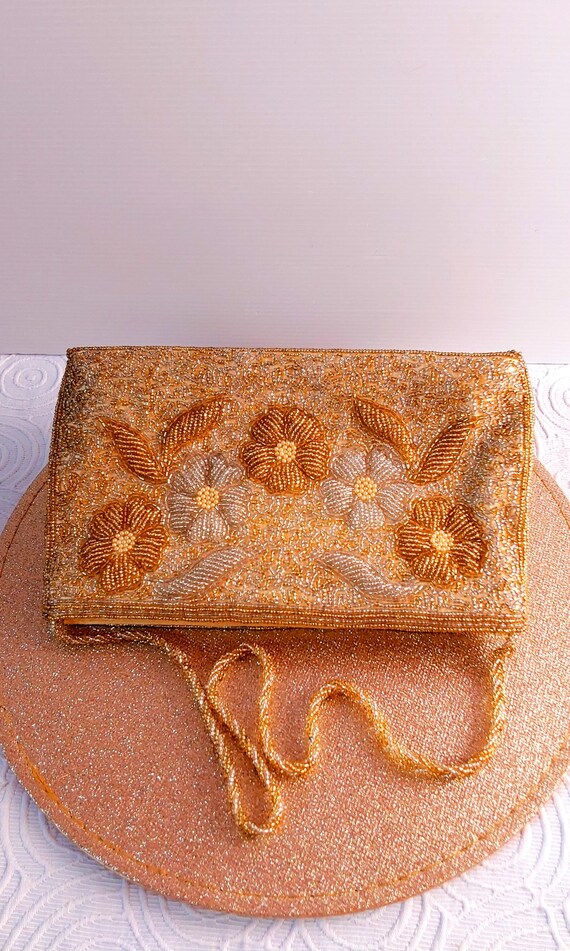 Minaudiere ancienne.Pochette femme ancienne. Sac de soiree femme vintage. Minaudiere perlee annees 50. Sac femme dore ancien. Cadeau femme Etsy France