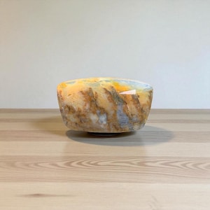 Natürlicher gelbbrauner Federachat-Cabochon – Trapezform 46 mm – Graveyard Point, Oregon, USA – Ref. APO1