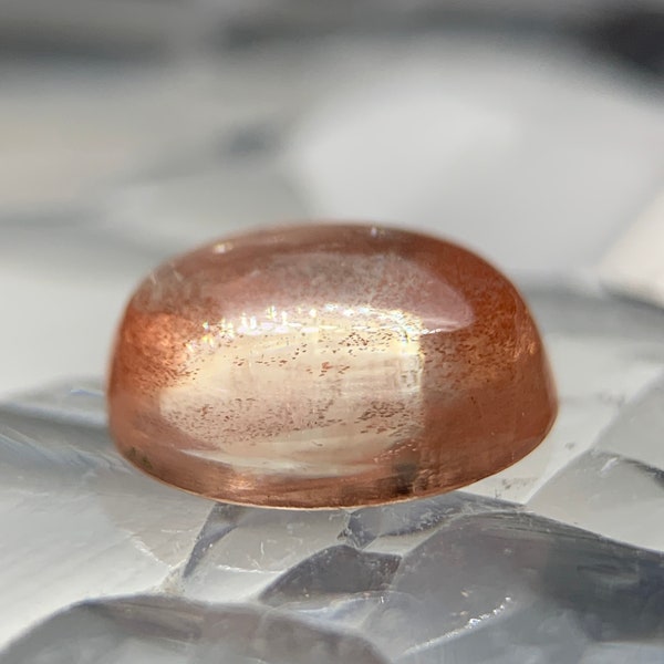 Oregon Sunstone Rouge orange avec effet Schiller - Cabochon forme ovale - 10x8MM - Mine de Ponderosa, Oregon, USA - OSP6