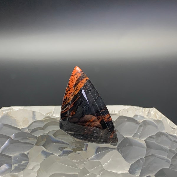 Natural mahogany obsidian - 28MM triangle cabochon - Oregon USA
