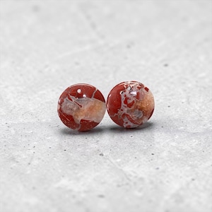 Een paar geboorde cabochons van natuurlijke rode jaspis – Ronde vorm – 16 mm – Circa 14 karaat – Zuid-Afrika – Handgemaakt – Ref. JRA2