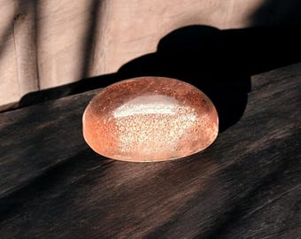 Oregon Sunstone Cabochon with Schiller – Oval Shape 9.2 x 6.1 mm – Ponderosa, Ochocco Forest – Harney County, Oregon USA – Ref. OPS095