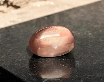 Oregon Sunstone Cabochon with Schiller – Oval Shape 9.1 x 6.8 mm – Ponderosa, Ochocco Forest – Harney County, Oregon USA – Ref OPS091