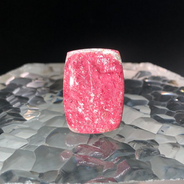 Natural red Thulite stone - Cushion cabochon 25x18MM - Beautiful quality - Stone origin: Søre Lia Quarry, Otta River, Innlandet, Norway