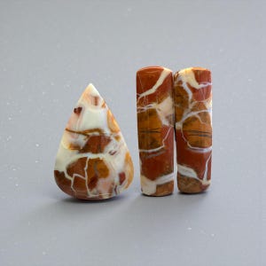 Set med naturliga breccierade jaspis-cabochoner – brun & vit trio – Indonesien – handgjorda – Ref. SJB05