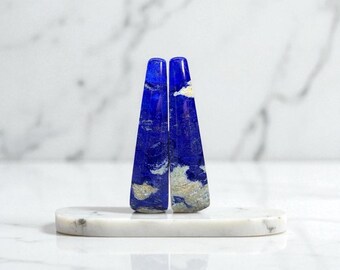 Pair of natural lapis lazuli cabochons – Freeform – 35 mm – Pitawak, Badakhshan, Afghanistan – Handmade – Ref. 2LB4