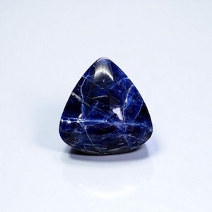 Natural Blue Sodalite Cabochon – Triangular Shape 28 mm – Handcrafted – Probable Origin: Brazil – Ref. BSB1 image 3