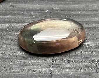Bicolor Oregon Sunstone Oval Cabochon – 16 x 10 mm – 7.44 carats – Ponderosa, Ochoco Forest, Harney County – Oregon, USA – Ref. POSR6