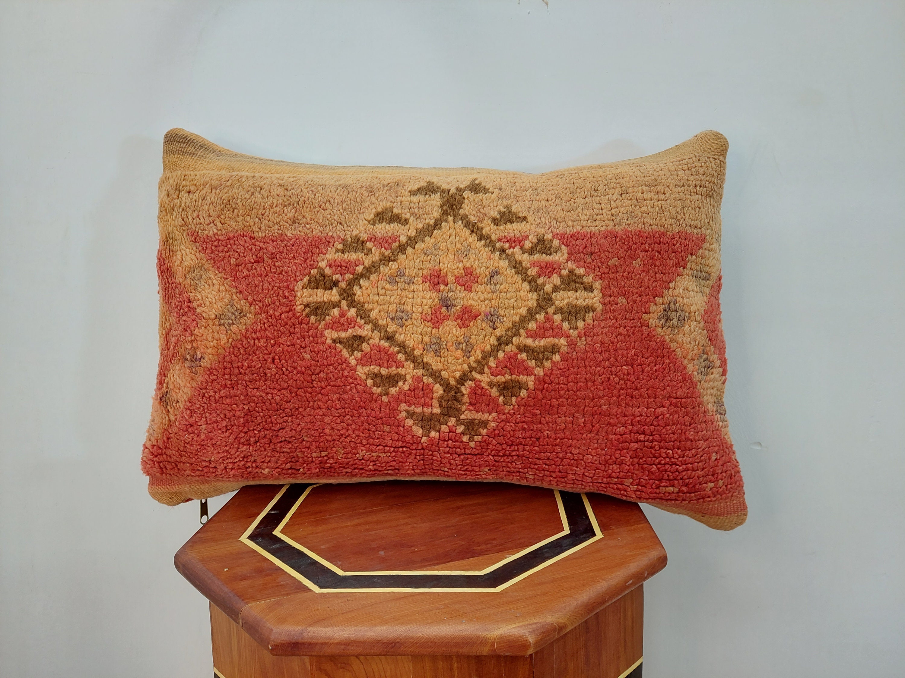 Vintage Boujad Rug Pillow, Decorative Pillow, Moroccan Handmade Moroccan Vintage Pillow