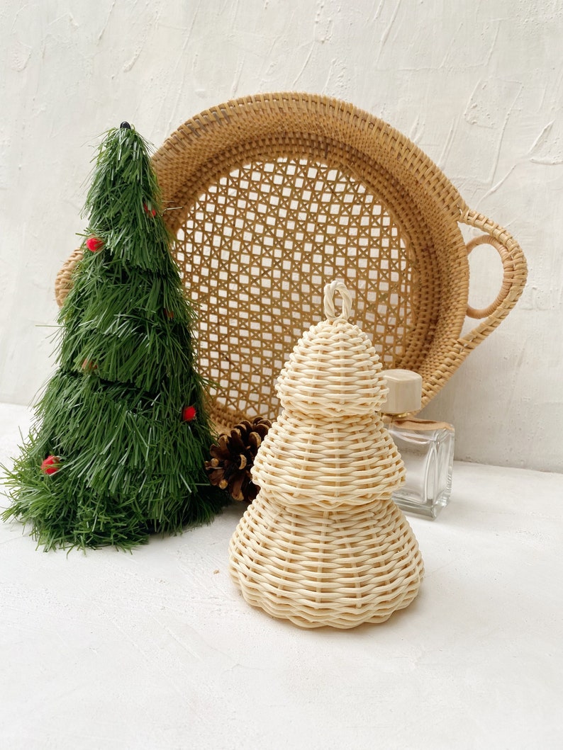 Decoration made from natural rattan with Christmas tree design. Suitable for toys or decoration with 11cm or 4.3 inch diameter and 18cm or 7 inch height.