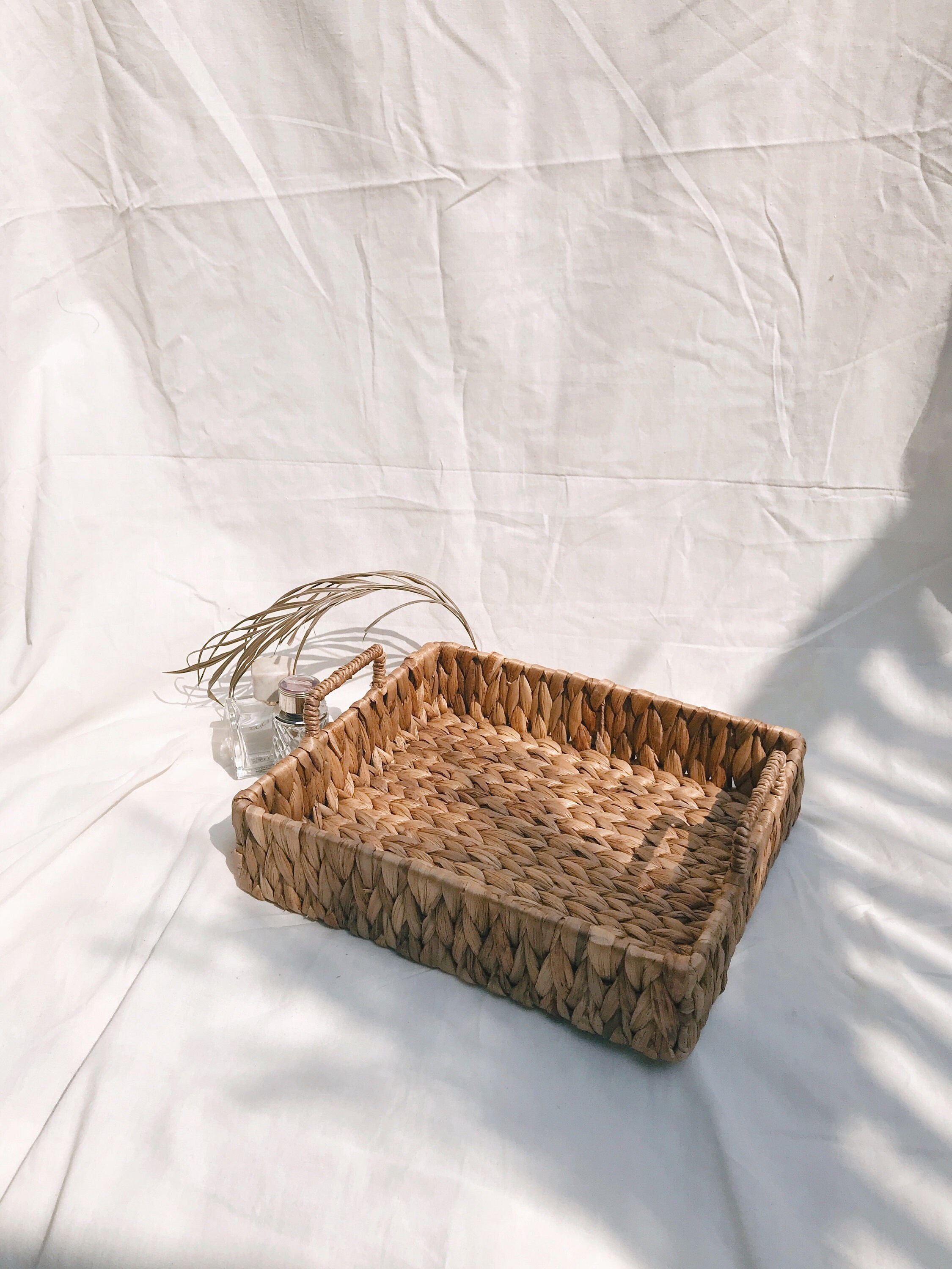 Unique Hand Woven Wicker Storage Organizer Basket Rectangle Rattan Serving Tray Unique Hand Woven Wicker Storage Organizer Basket Rectangle Rattan Serving Tray