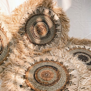 Boho Banana Bark Fringe Wall Decor, Wisząca ściana Natural Decor, Fringe Hanging Wall Decor, Boho Decoration, Natural Round Wall Basket