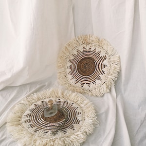 Bohemian Wall Fringe basket made from banana bark in the middle and white seagrass, with raffia fringe. Available in 2 color raffia fringe, natural and bleach raffia. Comes with 50cm or 19.7 inch including Fringe.