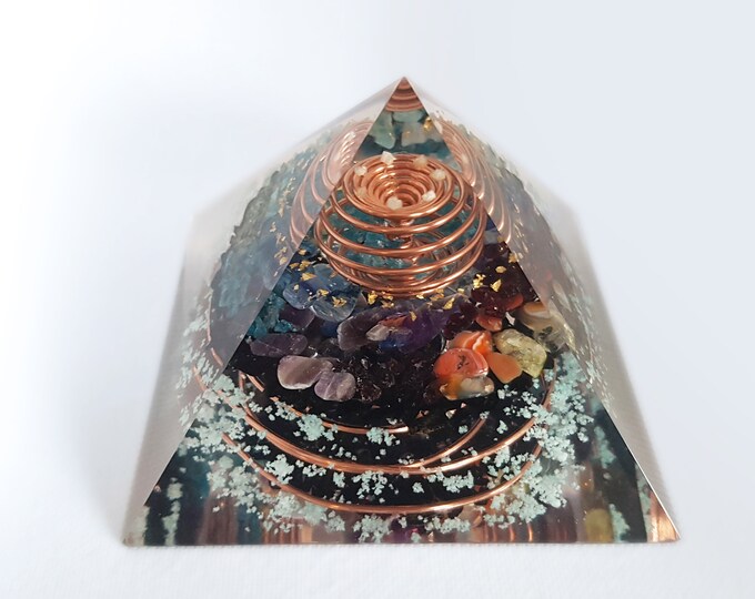 Orgonite orgone Pyramid, 7 chakra healing, glow in the dark, vortex, Reiki programmed, high vibrations. Powerful