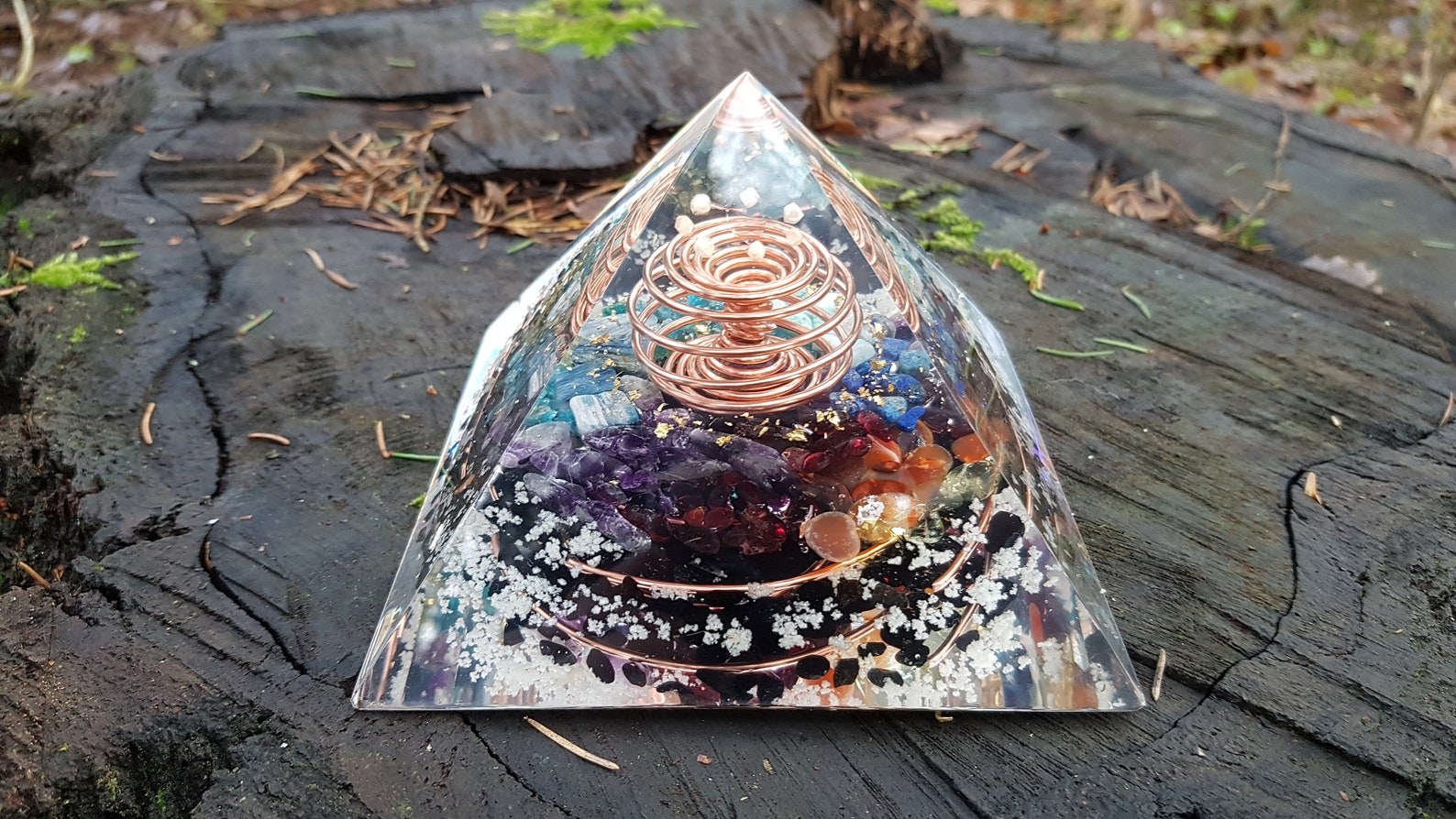 orgonite-orgone-pyramid-7-chakra-healing-glow-in-the-dark-etsy