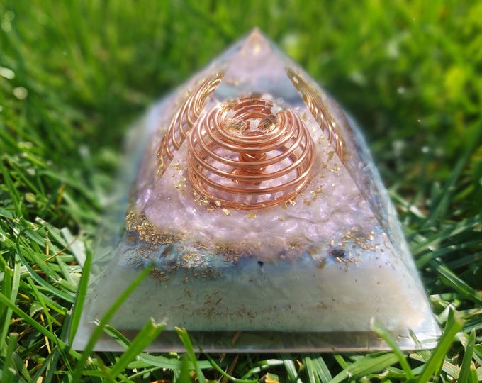 Orgonite Orgone Pyramid - the most powerful combination of crystals and metals, gold, diamonds, moldavite, herkimer