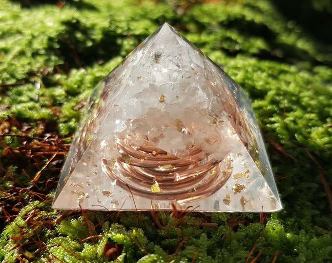 Orgonite orgone Pyramid, Clear quartz and 24k gold pyramid, activated charm, magic amulet, meditation, healing