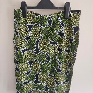 Retro cartoon Pineapple print wiggle pencil midi skirt UK 10
