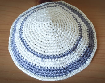 Small white and gray yarmulke kippah