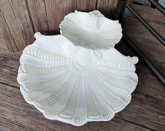 Piatto da portata a due livelli Lenox Butler's Pantry con decorazioni a conchiglia, centrotavola in ceramica bianca vintage