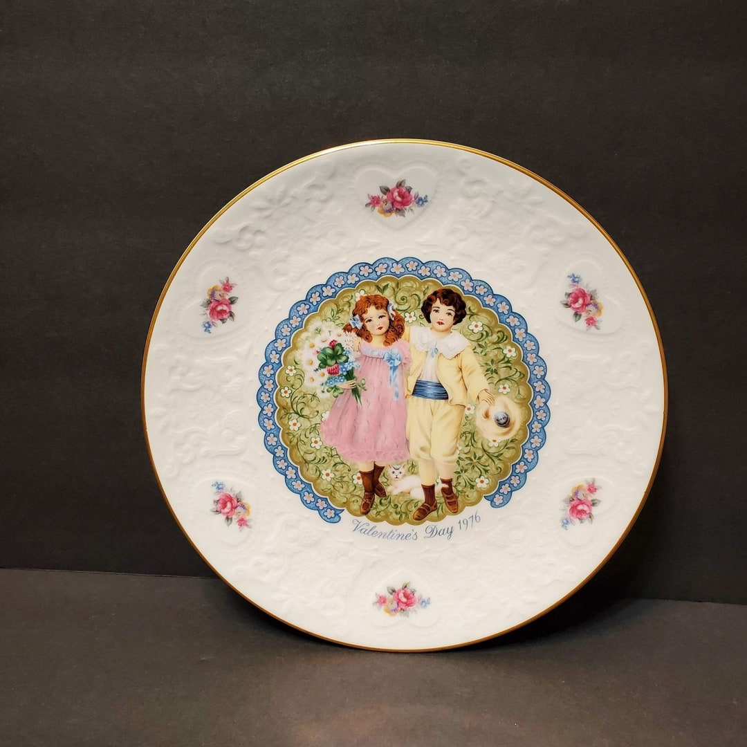 Vintage Valentine's Day Plate, 1976, Royal Doulton, Collectible Plates