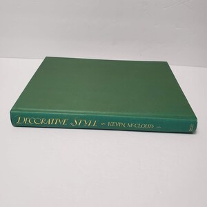 洋書 Decorative Style by Kevin McCloud Decorative Style by Kevin Mccloud, Hardcover Coffee Table Book