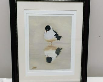 Gesigneerde Gail Smith kustkunstprint 4/100, ingelijst, 13x16 cm, aquarel van een strandvogel, decoratie voor een strandhuis, minimalistisch vogelschilderij, kuststijl van een oma.