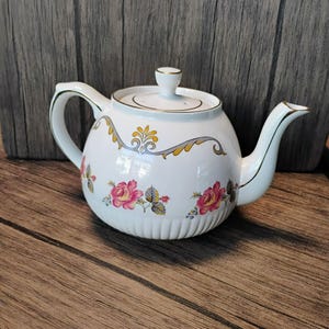 Vintage Wood and Sons Ellgreave England Tekanna, Mid Century Floral Rose Ironstone